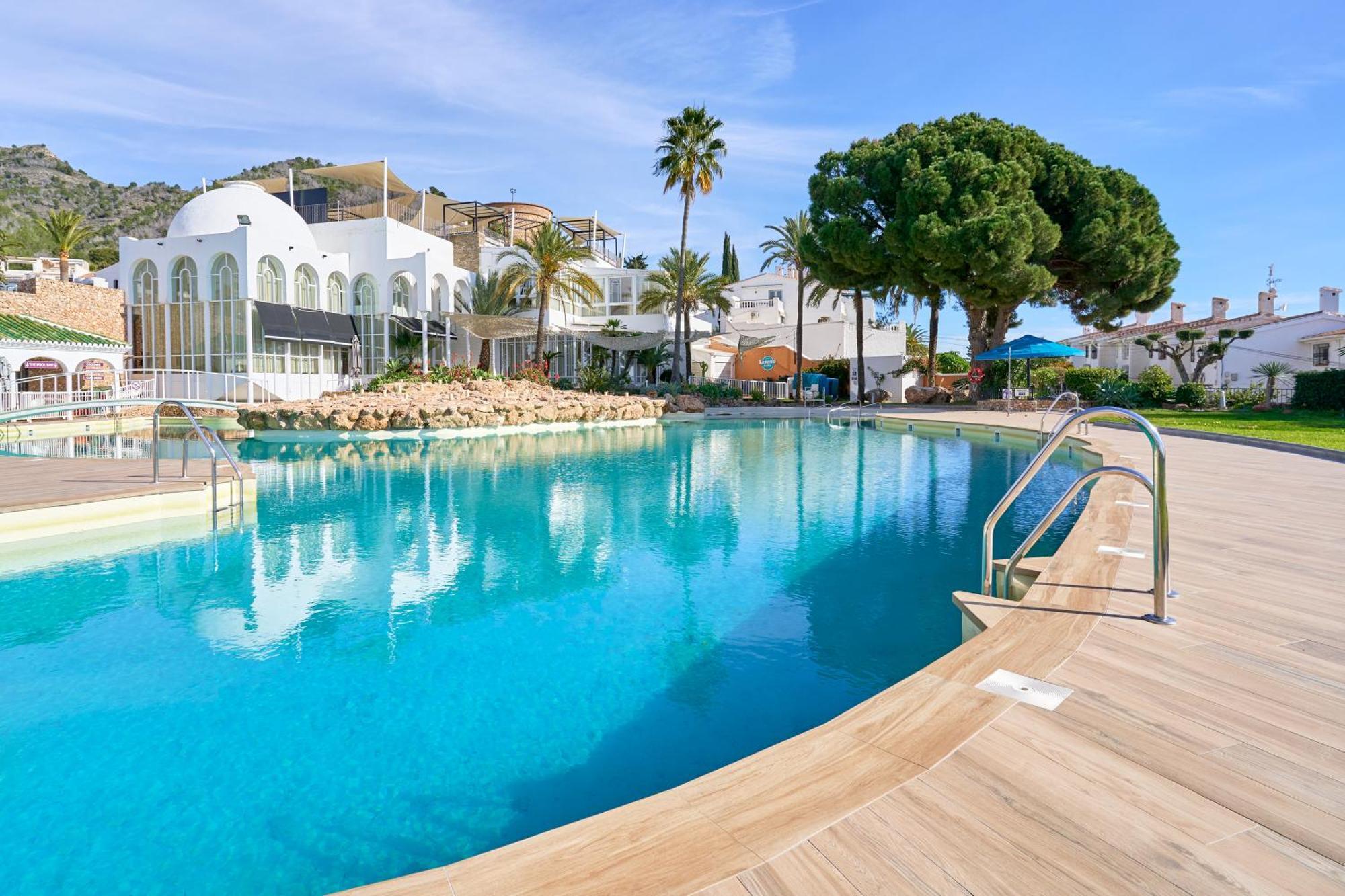 Casa Con Bellas Vistas Sobre La Bahía De Apartamento Nerja