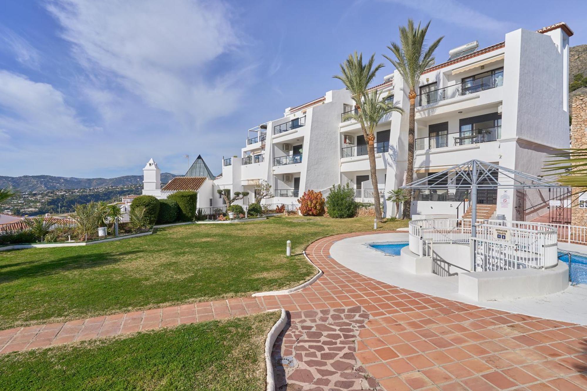 Casa Con Bellas Vistas Sobre La Bahía De Nerja